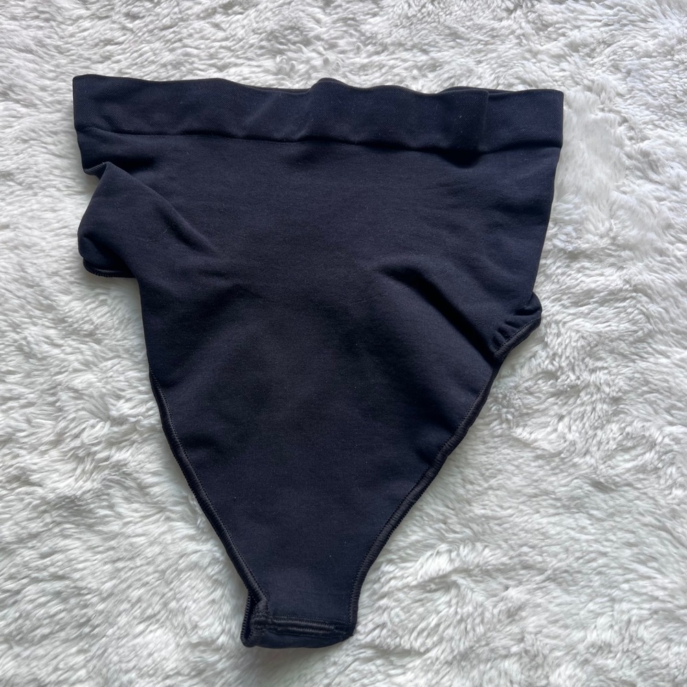 SKIMS Sculpting Mid Thigh Thong Onyx Black High Waisted Shapewear Size Small NEW
